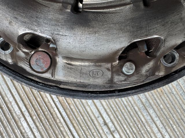 bontott BMW 3 E91 Kuplung Szett Lendkerékkel