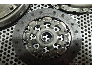 bontott BMW 3 E91 Kuplung Szett (Szerkezet, Tárcsa)