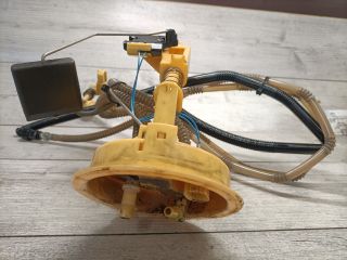 bontott BMW 3 E91 Üzemanyagszint Jeladó