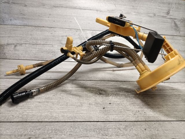 bontott BMW 3 E91 Üzemanyagszint Jeladó