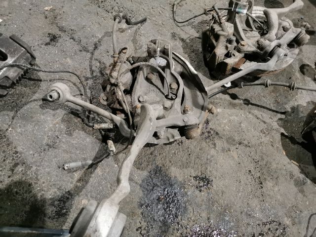 bontott BMW 3 E91 Bal első Csonkállvány