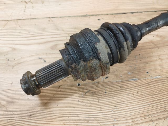 bontott BMW 3 E91 Bal hátsó Féltengely