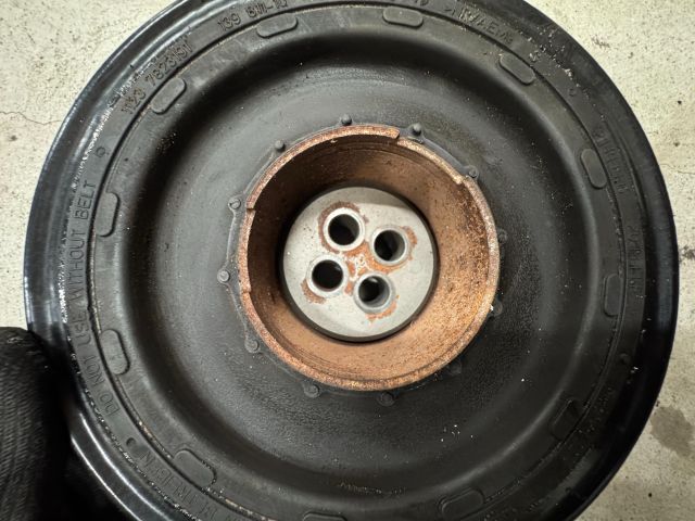 bontott BMW 3 E91 Főtengely Szíjtárcsa