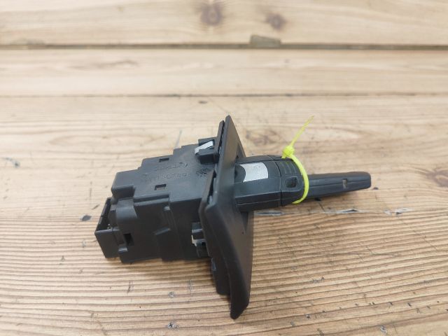 bontott BMW 3 E91 Gyújtáskapcsoló