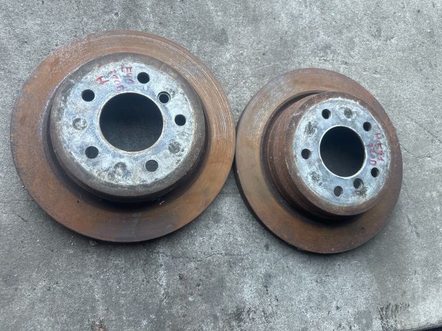 bontott BMW 3 E91 Hátsó Pár Féktárcsa