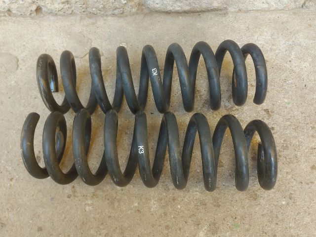 bontott BMW 3 E91 Hátsó Rugó Pár