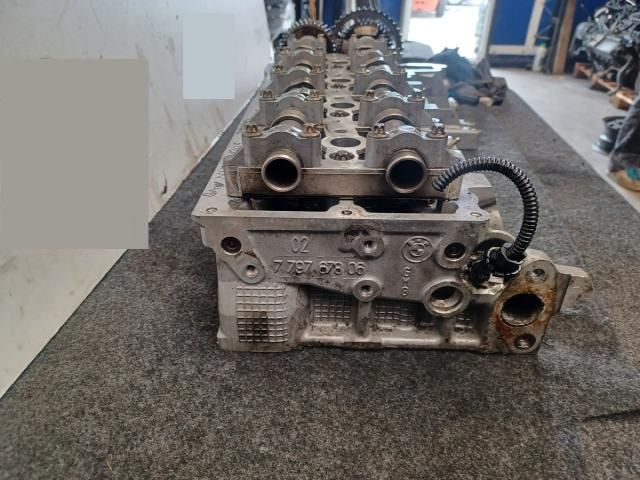 bontott BMW 3 E91 Hengerfej