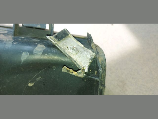 bontott BMW 3 E91 Jobb első Fék Hűtő Cső