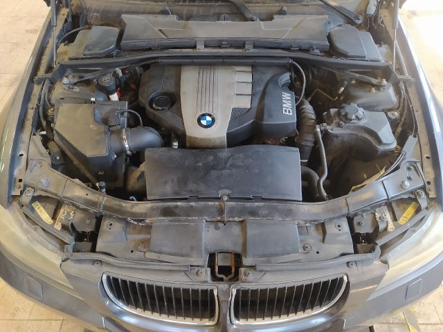 bontott BMW 3 E91 Jobb első Féknyereg Munkahengerrel