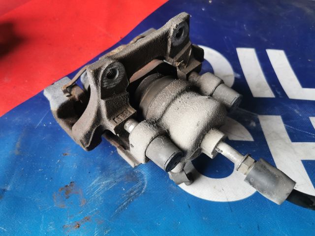 bontott BMW 3 E91 Jobb hátsó Féknyereg Munkahengerrel