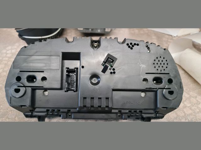 bontott BMW 3 E91 Kilométeróra