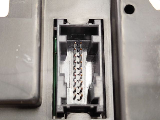 bontott BMW 3 E91 Kilométeróra