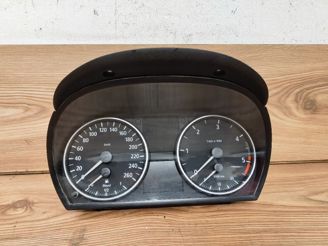 bontott BMW 3 E91 Kilométeróra