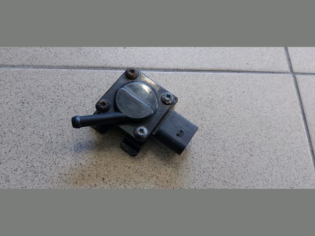 bontott BMW 3 E91 Kipufogó Nyomásérzékelő