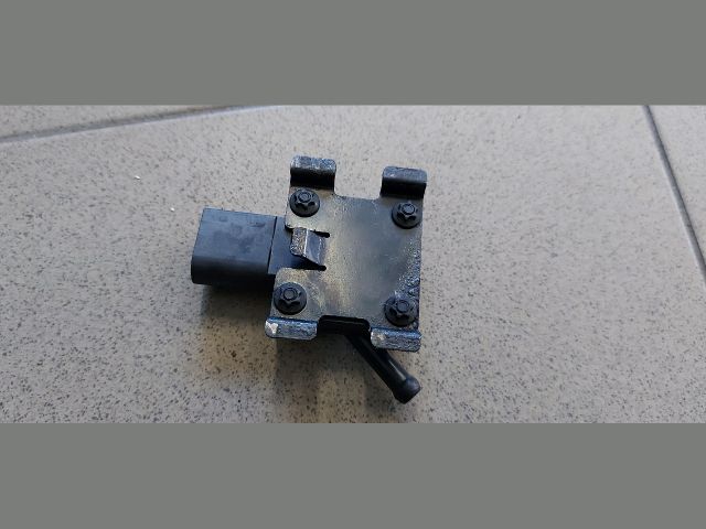 bontott BMW 3 E91 Kipufogó Nyomásérzékelő