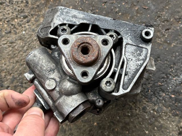 bontott BMW 3 E91 Kormányszervó Motor (Hidraulikus)