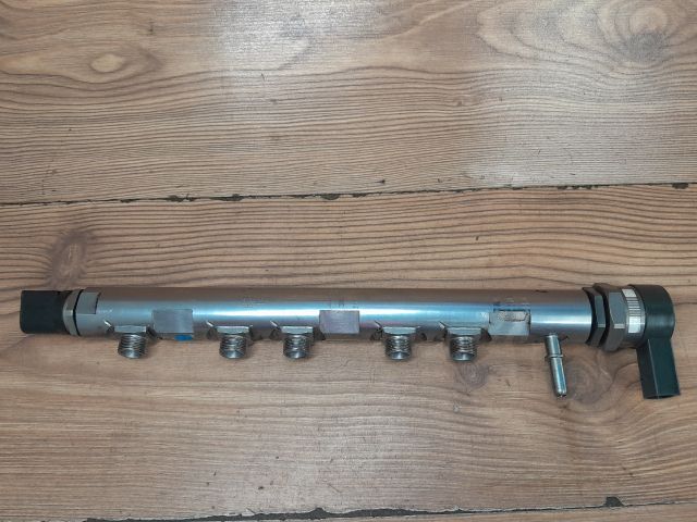 bontott BMW 3 E91 Közösnyomócső