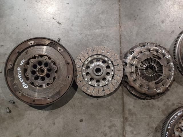 bontott BMW 3 E91 Kuplung Szett (Szerkezet, Tárcsa)