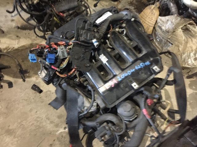 bontott BMW 3 E91 Motor (Fűzött blokk hengerfejjel)