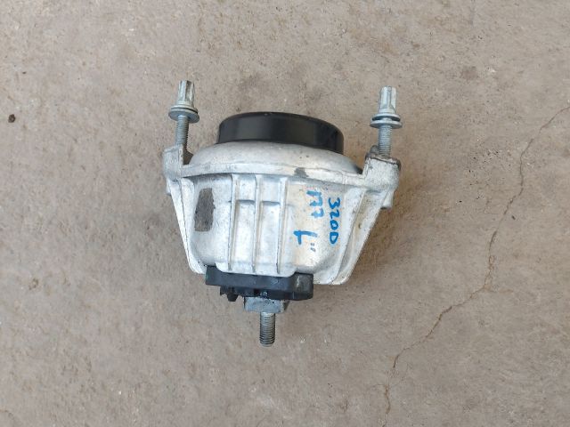 bontott BMW 3 E91 Motor Tartó Bak Bal