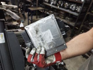 bontott BMW 3 E91 Motorvezérlő