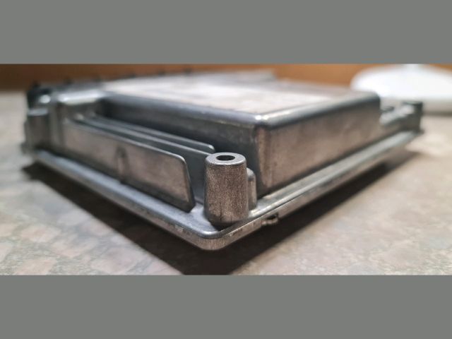 bontott BMW 3 E91 Motorvezérlő