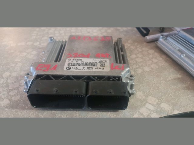 bontott BMW 3 E91 Motorvezérlő