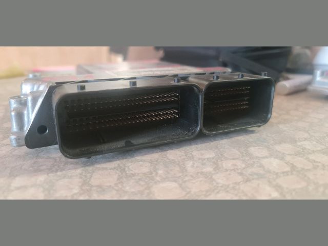 bontott BMW 3 E91 Motorvezérlő