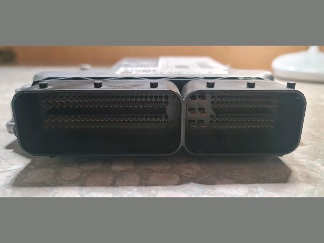 bontott BMW 3 E91 Motorvezérlő