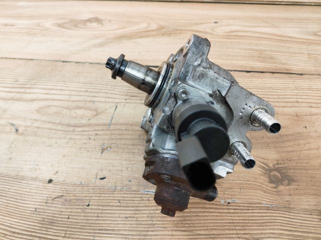 bontott BMW 3 E91 Nagynyomású Szivattyú