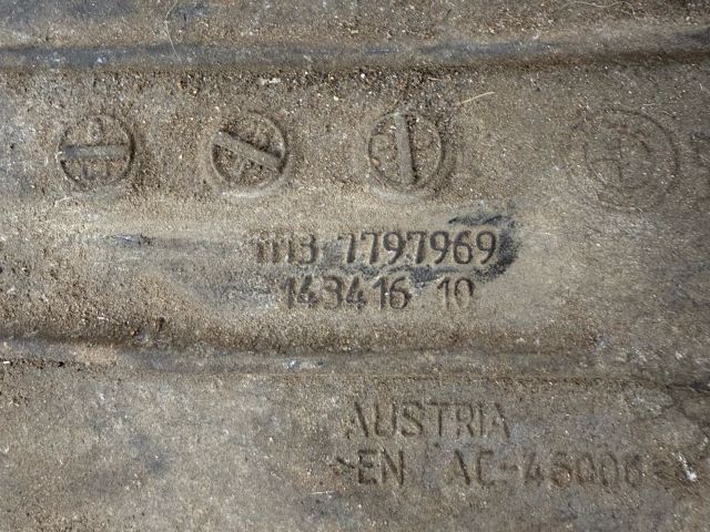 bontott BMW 3 E91 Olajteknő