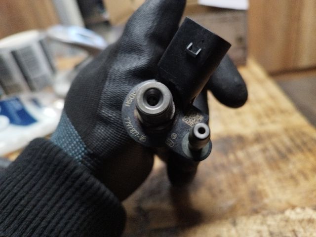 bontott BMW 3 E91 Porlasztó (1 db)