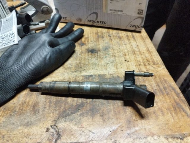 bontott BMW 3 E91 Porlasztó (1 db)