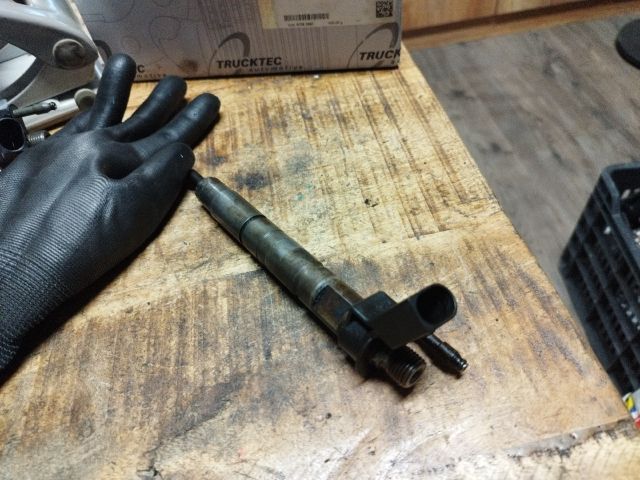 bontott BMW 3 E91 Porlasztó (1 db)