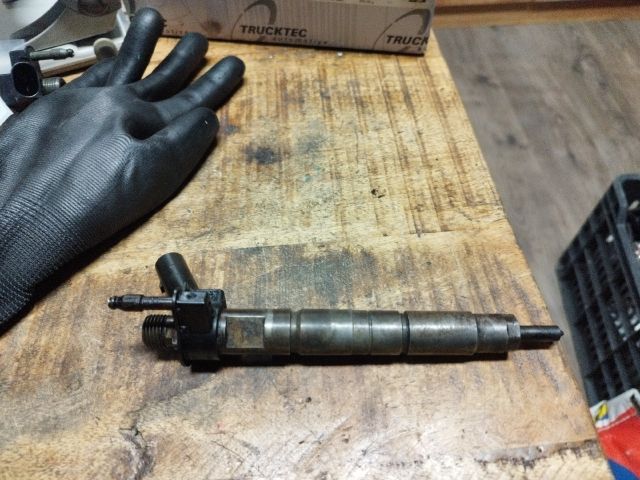 bontott BMW 3 E91 Porlasztó (1 db)