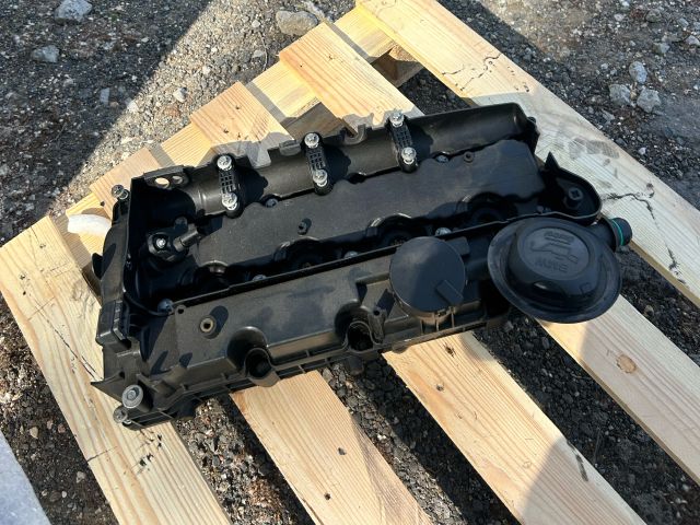 bontott BMW 3 E91 Szelepfedél