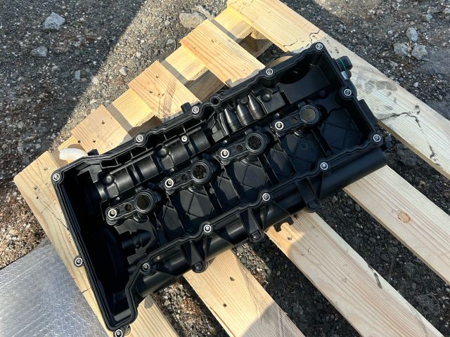 bontott BMW 3 E91 Szelepfedél