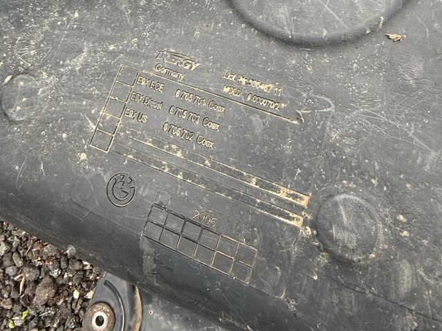 bontott BMW 3 E91 Tank