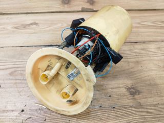 bontott BMW 3 E91 Üzemanyag Szivattyú