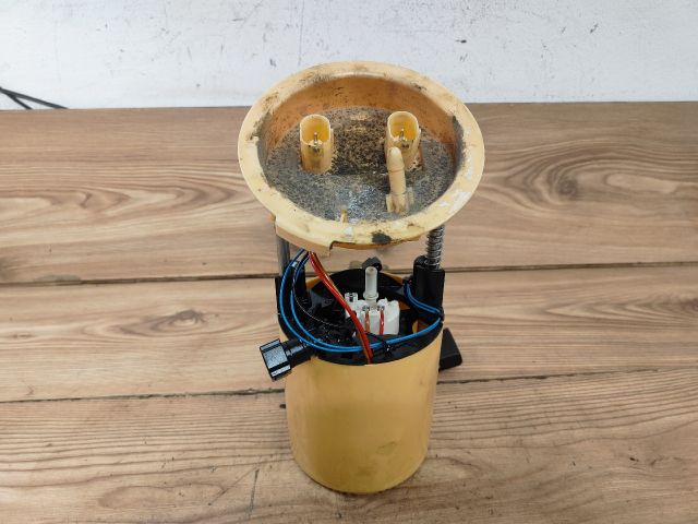 bontott BMW 3 E91 Üzemanyag Szivattyú