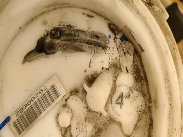 bontott BMW 3 E91 Üzemanyag Szivattyú