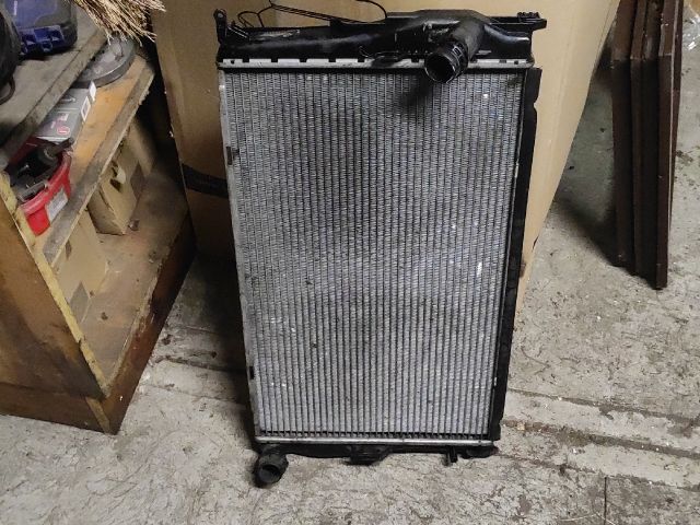 bontott BMW 3 E91 Vízhűtő Radiátor (Klímás)