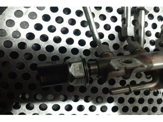 bontott BMW 3 E91 Közösnyomócső