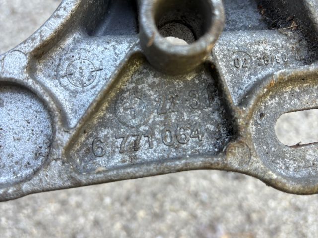 bontott BMW 3 E91 Váltó Tartó Bak (Pozíciófüggetlen)