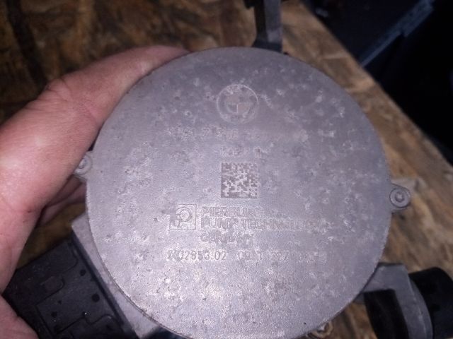 bontott BMW 3 E91 Vízpumpa