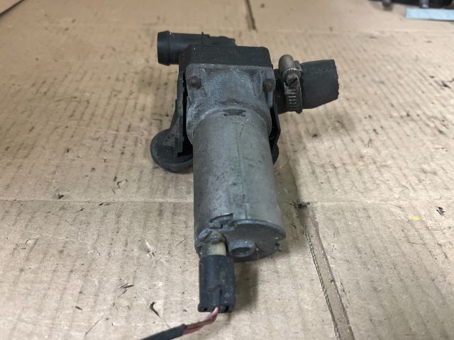 bontott BMW 3 E91 Vízpumpa