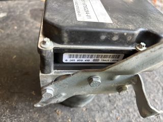 bontott BMW 3 E91 ABS Kocka