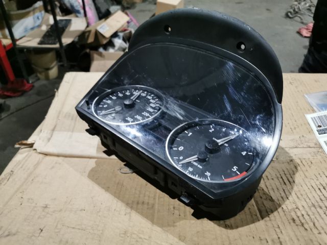 bontott BMW 3 E91 Kilométeróra