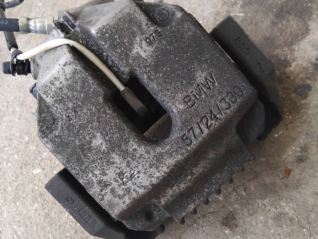 bontott BMW 3 E91 Bal első Féknyereg Munkahengerrel