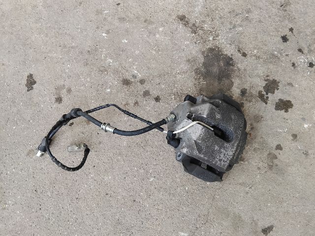 bontott BMW 3 E91 Bal első Féknyereg Munkahengerrel